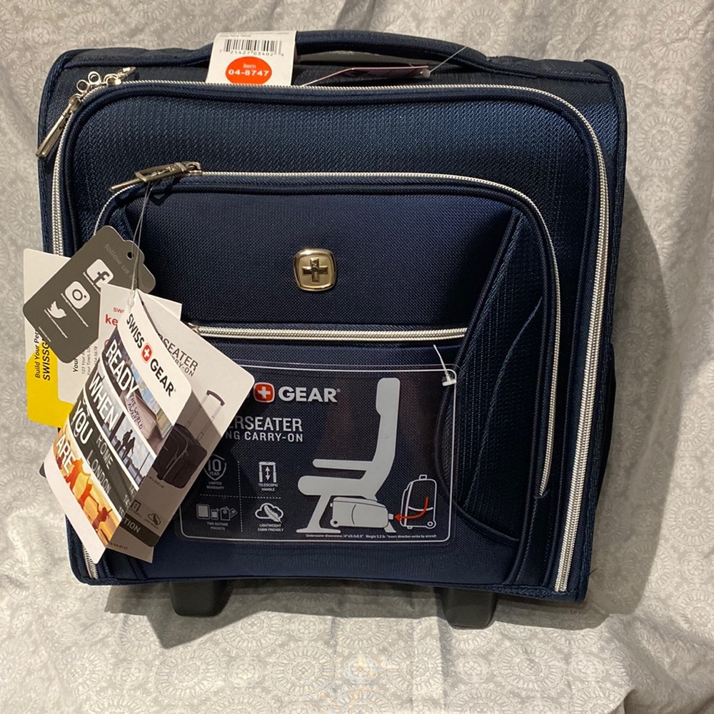 NWT SWISSGEAR checklite underseat carry on suitcase.